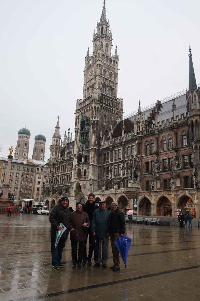 FAMILY TIME TRAVEL MUNICH